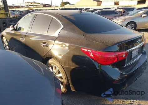 2016 Infiniti Q50 2.0T Base z USA, uszkodzony, nr VIN JN1CV7AP5GM200896